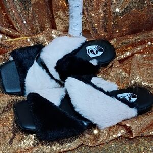 VHNY Black and White Furry Slippers